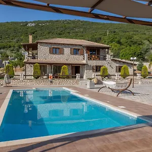 Villa Piedra, Troianata